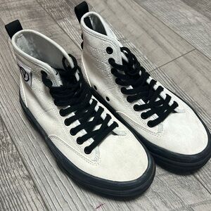Vans: White Hightop Platform Sole